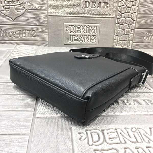 スーパーコピーブランドバッグ背面デザイン